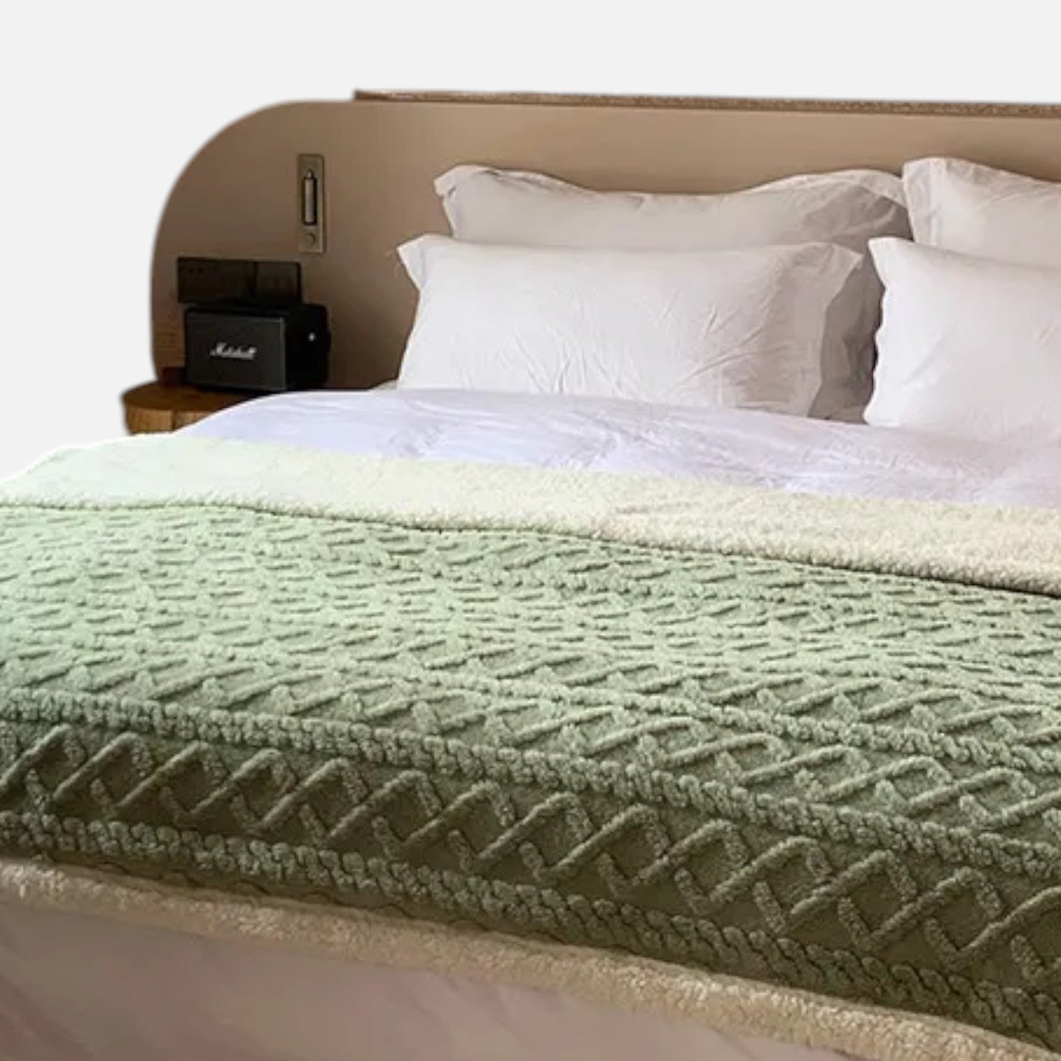 Sulainu Living | Double-Sided Fleece Blanket – Embossed Trellis Design