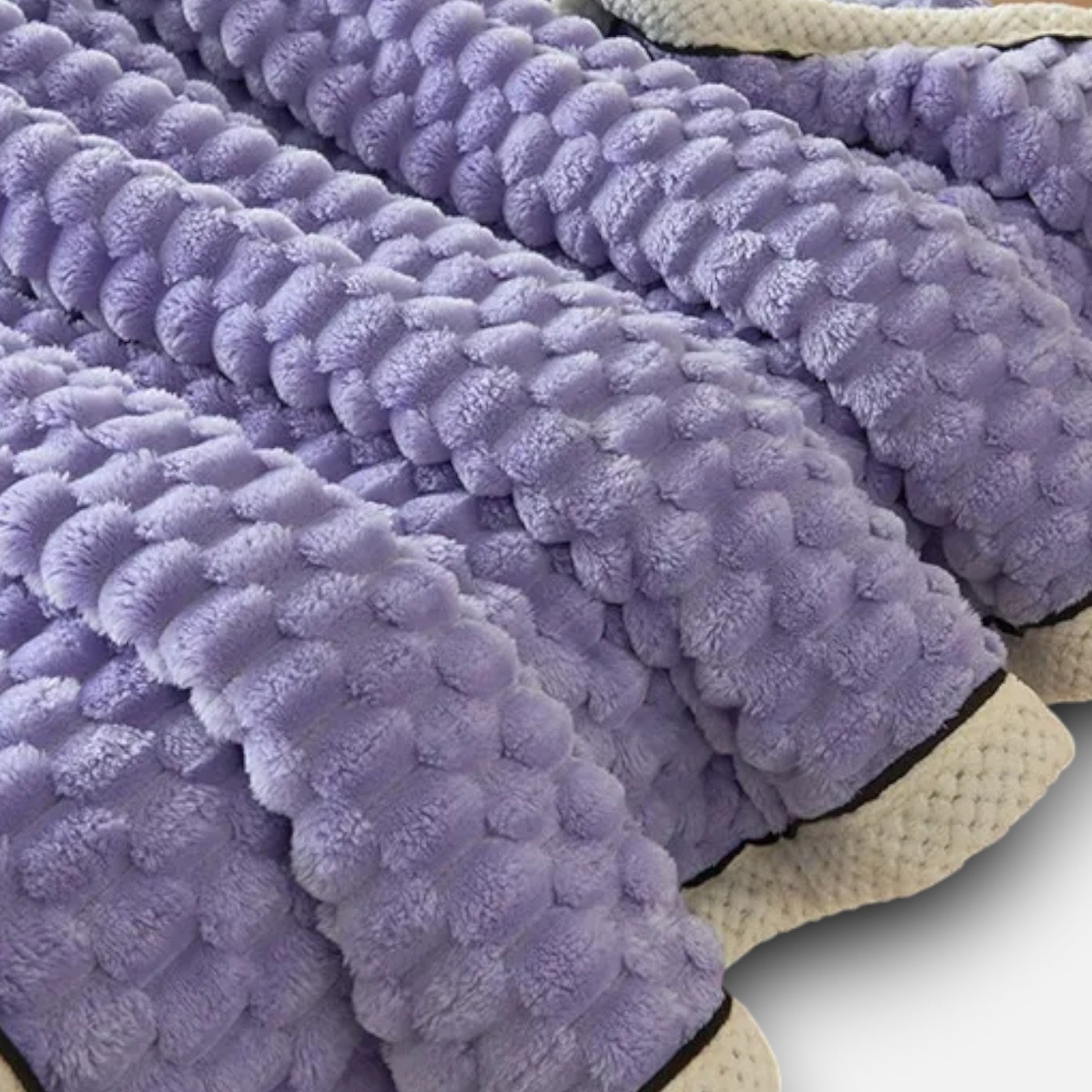 Sulainu Living | Textured Fleece Blanket – Sculpted Bubble Comfort