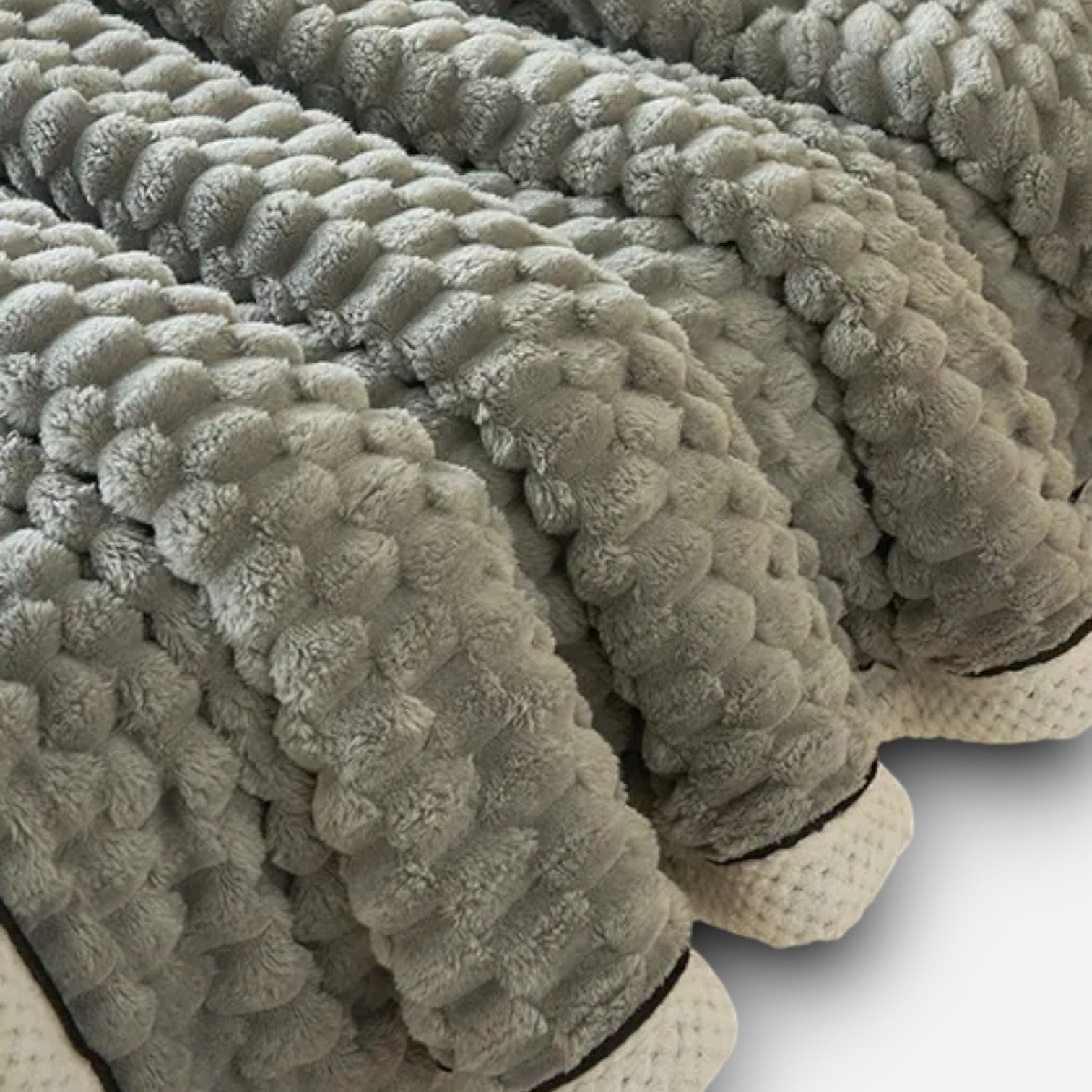 Sulainu Living | Textured Fleece Blanket – Sculpted Bubble Comfort