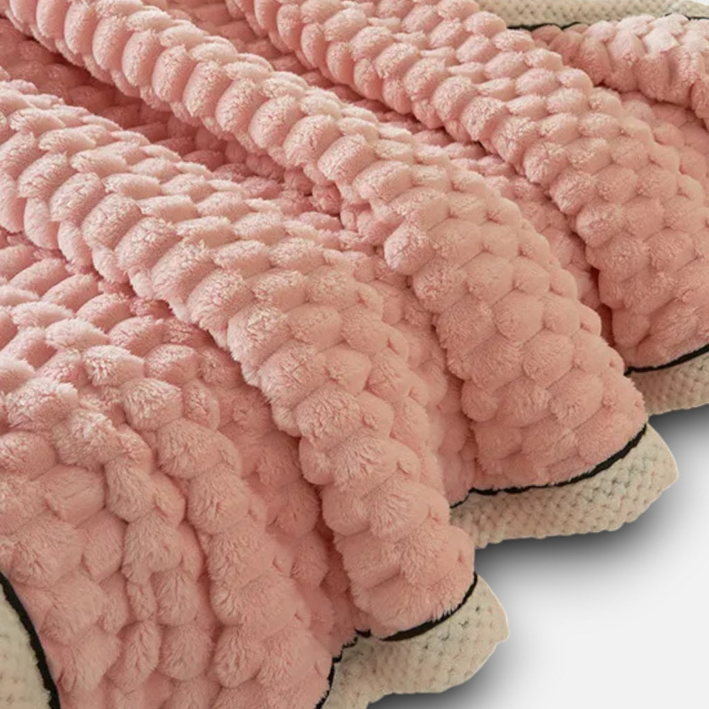 Sulainu Living | Textured Fleece Blanket – Sculpted Bubble Comfort