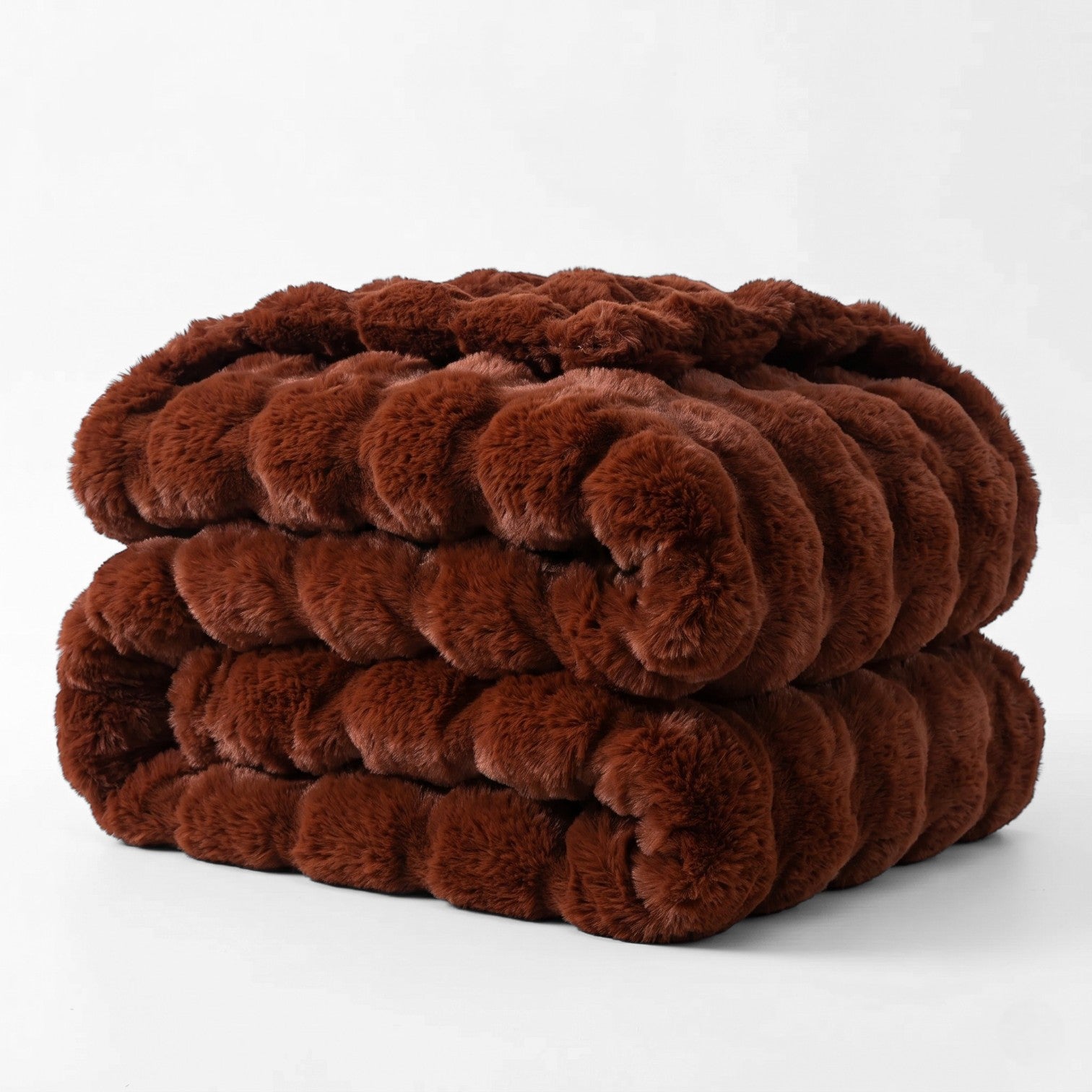 Sulainu Living | Faux Fur Blanket – Sculpted Plush Comfort