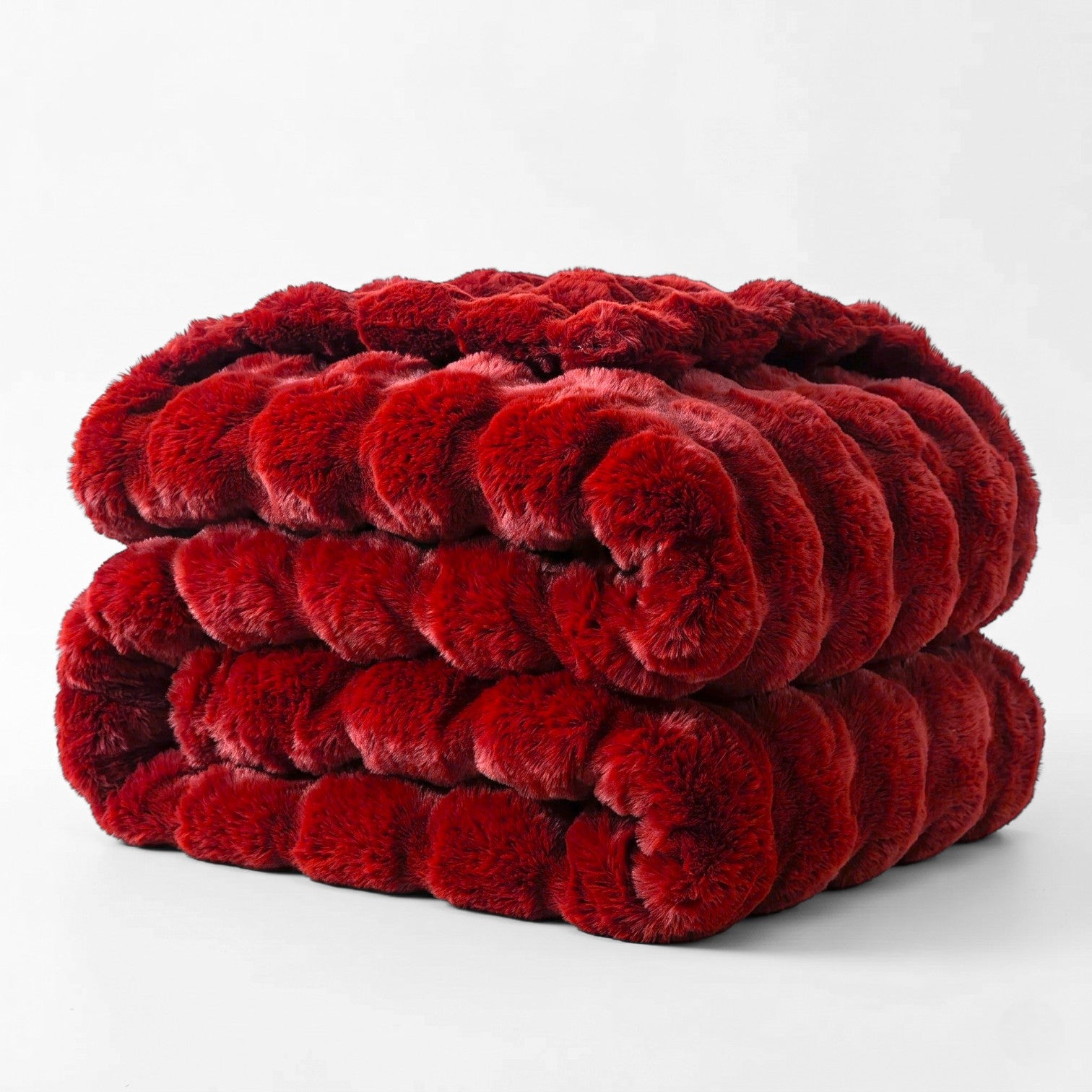 Sulainu Living | Faux Fur Blanket – Sculpted Plush Comfort