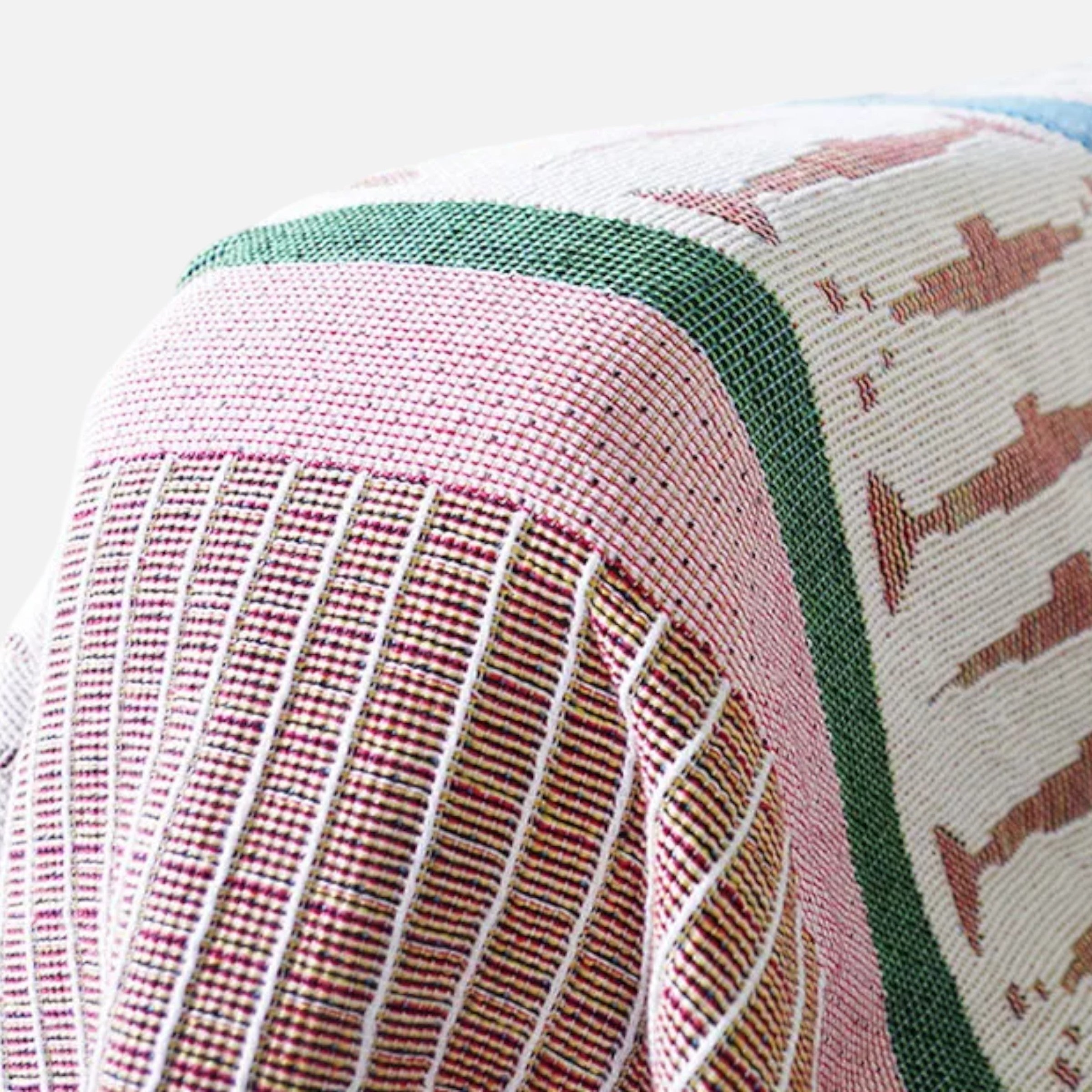 Sulainu Living | Knitted Plaid Blanket – Nordic Tribal Design
