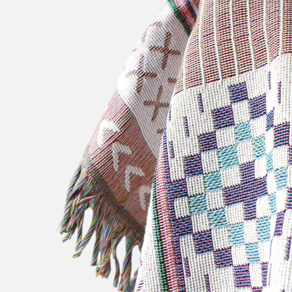 Sulainu Living | Knitted Plaid Blanket – Nordic Tribal Design